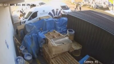 Adana’da bir kişinin bıçaklanarak öldürüldüğü olayın güvenlik kamerası kayıtları incelendi.