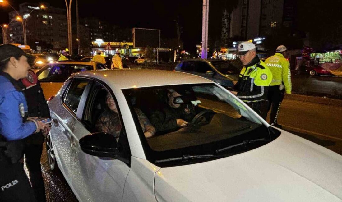 Adana’da, yeni yıl öncesinde “Yılbaşı Huzur ve Güven” operasyonu gerçekleştirildi.