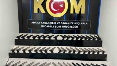 Adana’da, suç örgütlerine silah sevkiyatı hazırlığı yapan 2 kişi polis