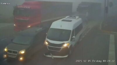 Afyonkarahisar’da meydana gelen trafik kazasında 20 kişi yaralandı ve kaza