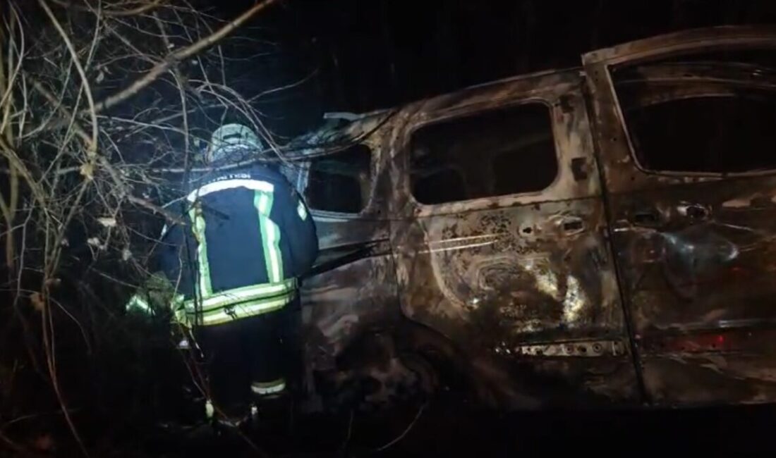 Safranbolu ilçesinde meydana gelen bir trafik kazasında, hafif ticari aracın