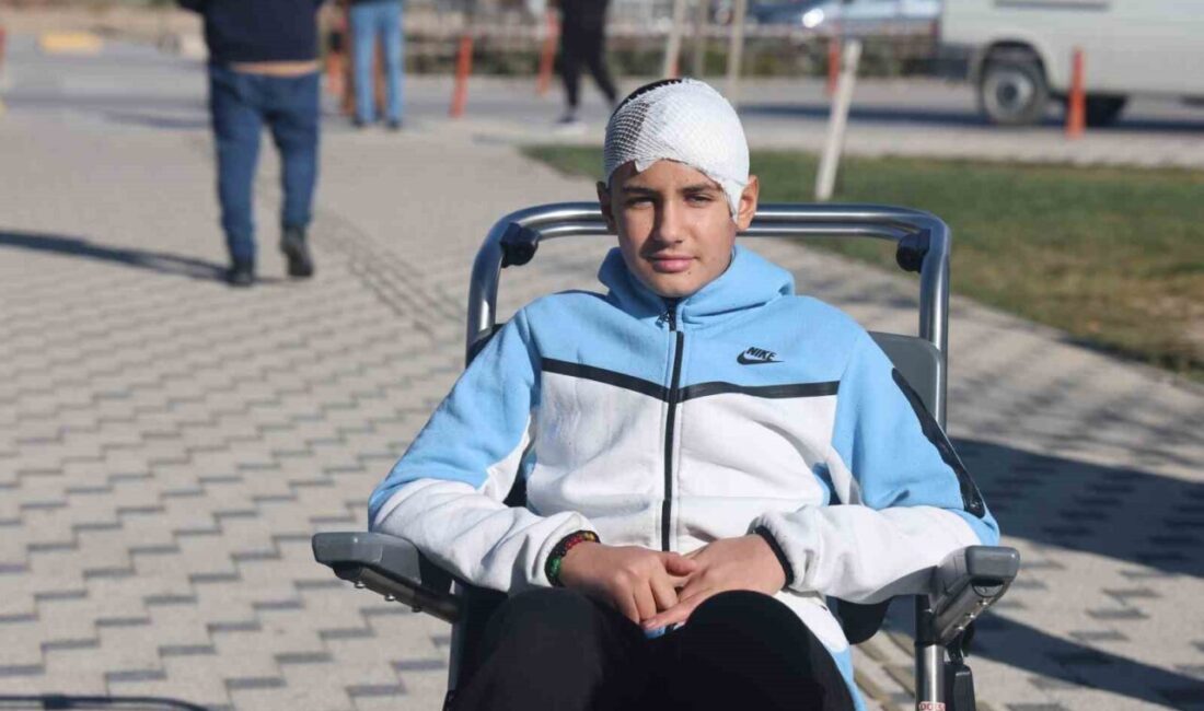 Konya’da, futbol antrenmanı sonrası okul arkadaşıyla yaşadığı taş atma olayı