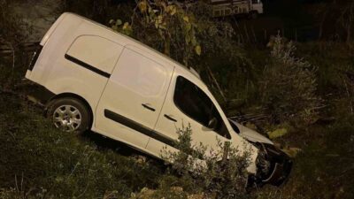 Alanya ilçesinde hafif ticari aracın şarampole devrilmesi sonucu bir kişi