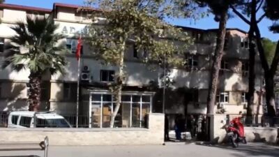 Manisa’nın Alaşehir ilçesinde, narkotik polisleri tarafından düzenlenen operasyonda, uyuşturucu ticareti