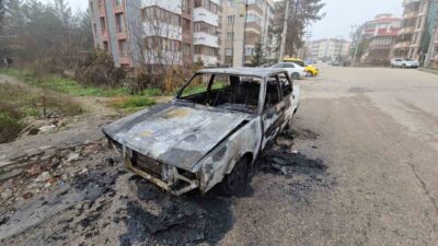 Safranbolu ilçesine bağlı Emek Mahallesi Ihlamur Sokak’ta park halindeyken aniden