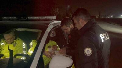 Eskişehir’de alkollü bir sürücü, zincirlikuyu Mahallesi’nde bir yayaya çarpıp ağır