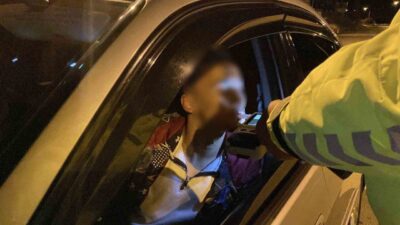 Burdur’da bir genç, alkollü olarak araç kullanırken polis kontrolünde yakalandı.