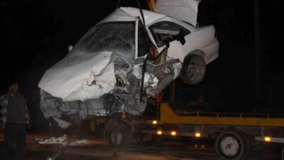 Amasya’da meydana gelen korkunç bir kazada, iki otomobilin kafa kafaya