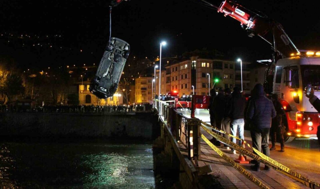Amasya’da bir otomobilin kontrolden çıkarak Yeşilırmak Nehri’ne uçtuğu olayda, araçta