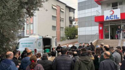 Manisa’nın Salihli ilçesinde bir doktorun ameliyat sırasında kalp krizi geçirerek