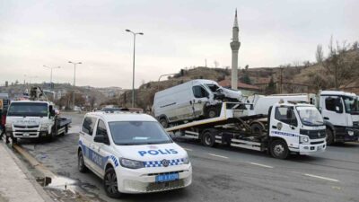 Ankara’nın Mamak ilçesinde sabah saatlerinde meydana gelen trafik kazasında bir