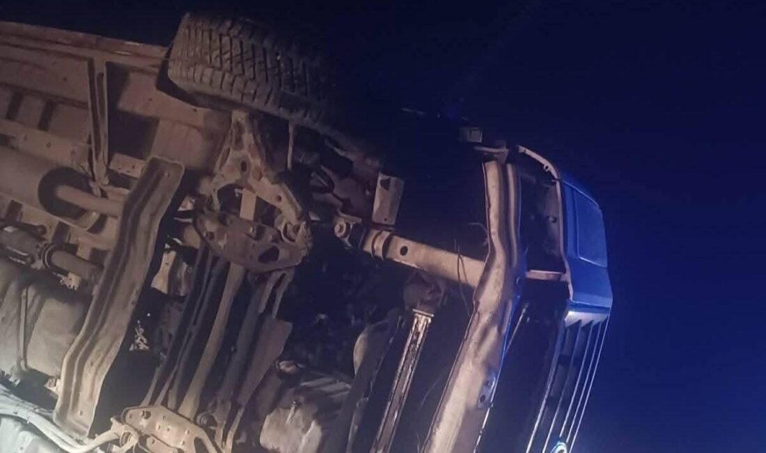 Ankara’nın Nallıhan ilçesinde meydana gelen bir kazada, yağmurdan dolayı kayganlaşan