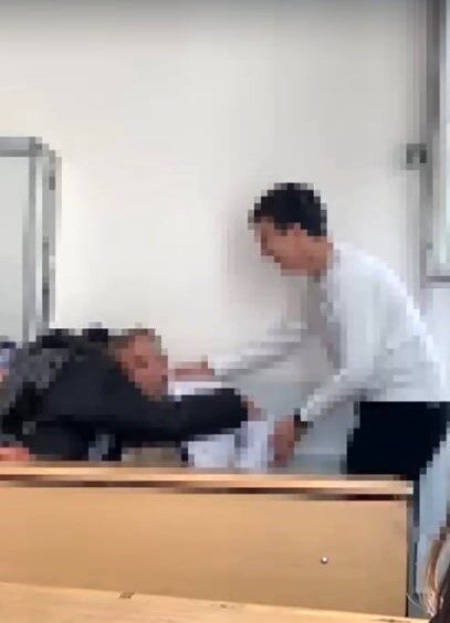 Ankara’nın Çankaya ilçesinde bulunan Kocatepe Mimar Kemal Anadolu Lisesi’nde, öğrencilerin