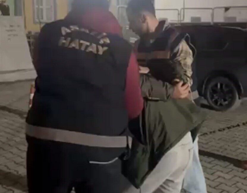 Hatay’ın Antakya ilçesinde fuhuş yapıldığı tespit edilen iki apartman dairesinde