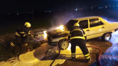 Hatay’ın Antakya ilçesine bağlı Zülüflühan Mahallesi’nde seyir halindeyken motor kısmı