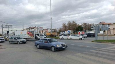 Manavgat’ta Zincirleme Kaza: 1 Yaralı Antalya’nın Manavgat ilçesinde meydana gelen