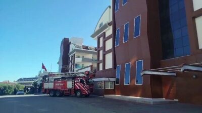 Manavgat ilçesindeki lüks bir otelde meydana gelen yangın paniğe sebep