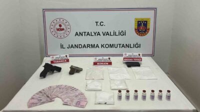 Antalya’nın Kepez ilçesinde, jandarma ekipleri tarafından yapılan operasyonda 3 şüpheli