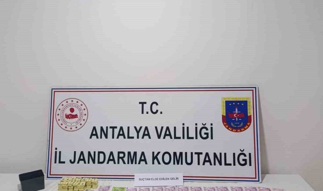 Antalya’da, Jandarma Suç Araştırma Timi (JASAT) ekiplerinin kumarla mücadele kapsamında