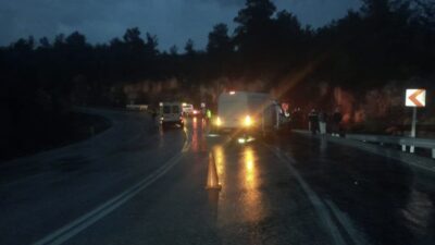 Akseki ilçesinde meydana gelen trafik kazasında, bir otomobil ile hafif