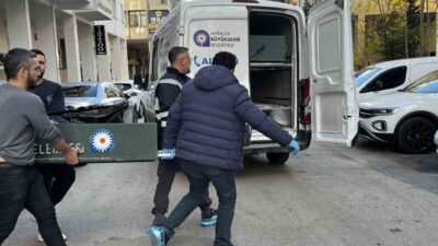 Antalya’da, bir yaşlı kadın katledildi. Yaşlı kadın, evinde kızı ve