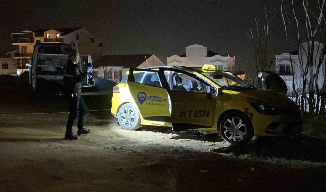 Kocaeli’nin İzmit ilçesinde taksici Emre Bayram’ı öldüren komşusu, mahkemeye çıkarıldı.