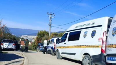 Bursa’nın Gemlik ilçesinde, sabah saatlerinde işe giderken aracında rahatsızlanan 63