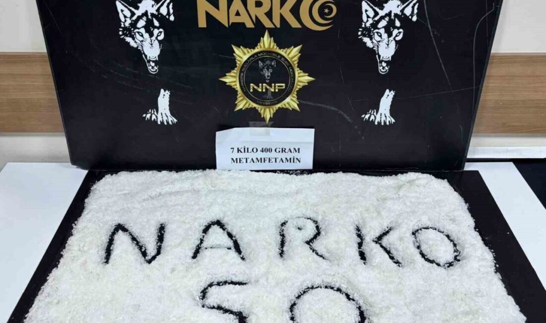 Nevşehir’de gerçekleştirilen operasyonda aracın stepnesinde gizlenmiş 7 kilo 400 gram
