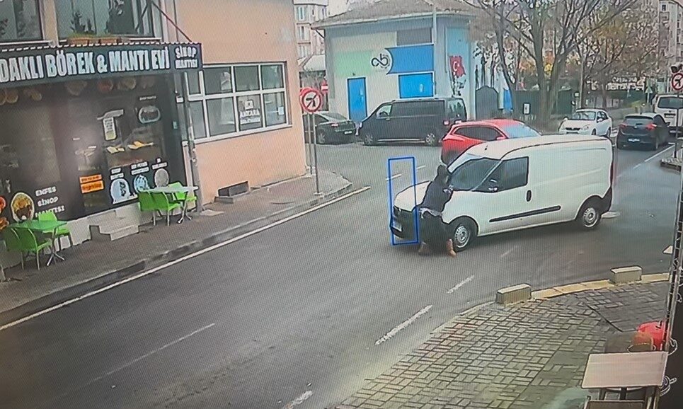 Çorlu ilçesinde bir aracın yayanın karşıya geçmeye çalışırken çarpması sonucu