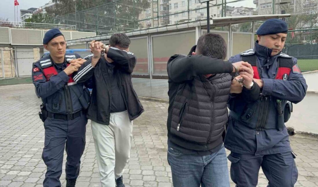 Samsun’un Tekkeköy ilçesinde jandarma ekipleri tarafından düzenlenen uyuşturucu operasyonunda, araçta