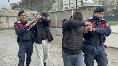 Samsun’un Tekkeköy ilçesinde jandarma ekipleri tarafından düzenlenen uyuşturucu operasyonunda, araçta