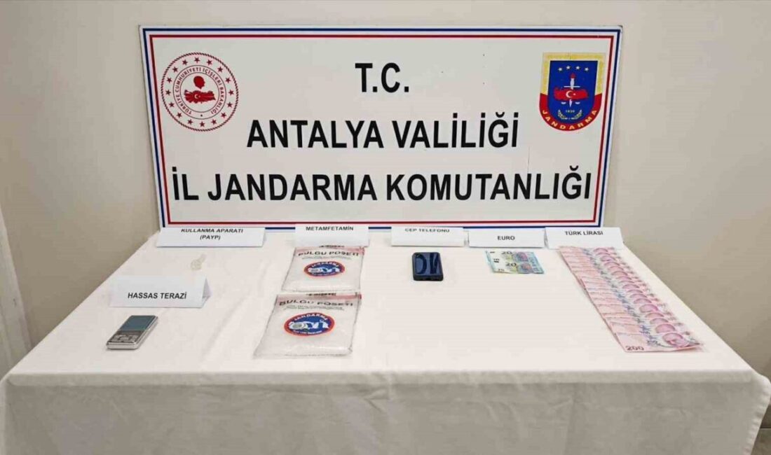 Manavgat ilçesinde Antalya İl Jandarma Komutanlığı ekipleri, Manavgat Cumhuriyet Başsavcılığı’nın