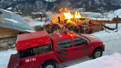 Artvin’in Ardanuç ilçesine bağlı Tosunlu köyünde bugün sabah saatlerinde bir