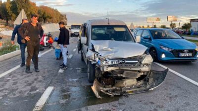 Antalya’nın Serik ilçesinde, D 400 Karayolu Yukarıkocayatak kavşağında meydana gelen