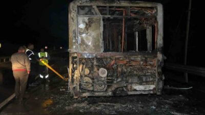 İETT otobüsü, Arnavutköy’de seyir halindeyken meydana gelen bir yangınla karşı