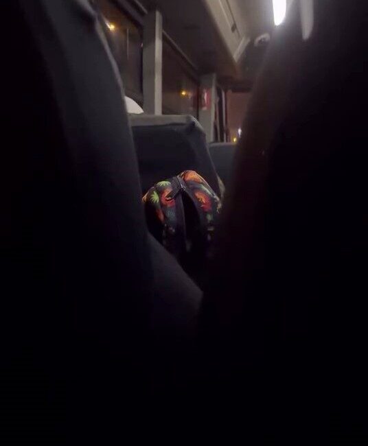 İstanbul’un Arnavutköy ilçesinde dün akşam bir minibüs şoförü, iddialara göre