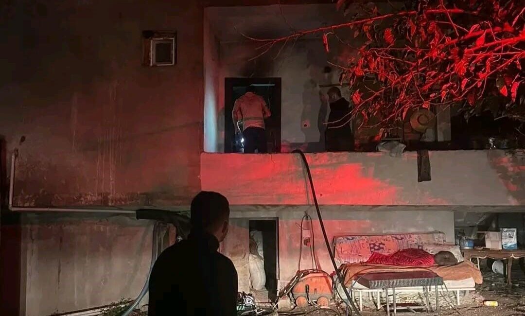 Hatay’ın Arsuz ilçesinde bulunan 2 katlı tek ailelik bir evde