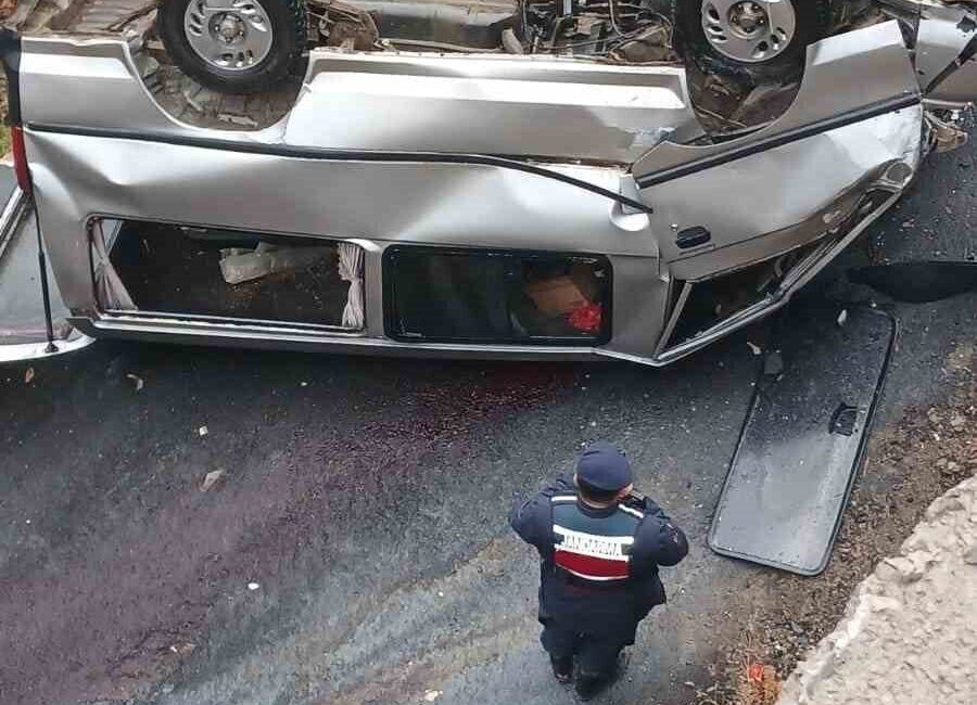 Artvin’de bu sabah meydana gelen trafik kazasında 2’si kardeş toplamda