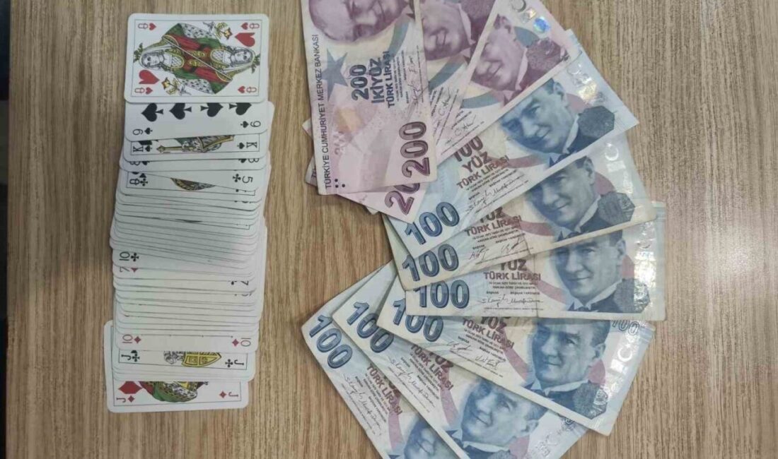 Samsun’un Atakum ilçesinde, yılbaşı dönemi denetimleri kapsamında kumar oynayan kişilere