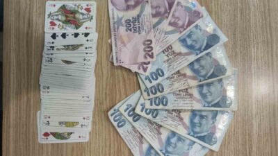 Samsun’un Atakum ilçesinde, yılbaşı dönemi denetimleri kapsamında kumar oynayan kişilere