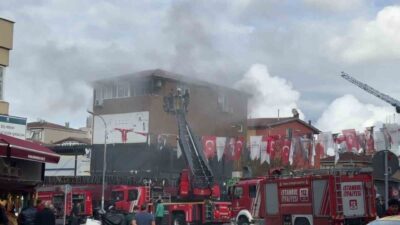 Ataşehir’de bir iş yerinin deposunda çıkan yangın sonucunda itfaiye ekipleri