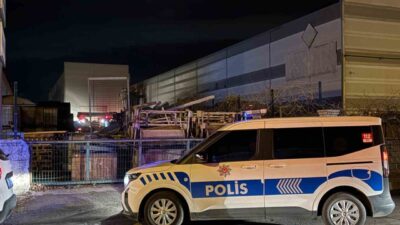 Kayseri Organize Sanayi Bölgesi’nde (OSB) bir mobilya fabrikasının avlusunda çıkan