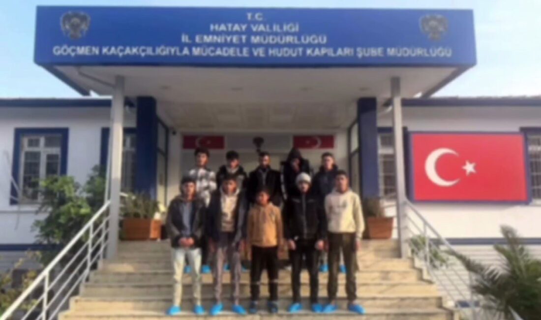 Hatay’da Avrupa’ya gitme umuduyla yola çıkan 10 kaçak göçmen, kamyonetin