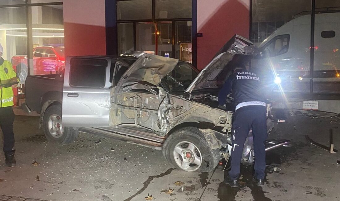 Aydın’ın Efeler ilçesinde meydana gelen trafik kazasında iki ticari aracın
