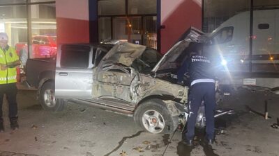 Aydın’ın Efeler ilçesinde meydana gelen trafik kazasında iki ticari aracın