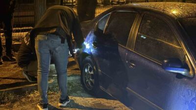 Melikgazi ilçesindeki bir otoparkta kimliği belirsiz kişiler tarafından 5 otomobilin