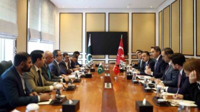 Enerji ve Tabii Kaynaklar Bakanı Alparslan Bayraktar, Pakistan’ı ziyaret ederek