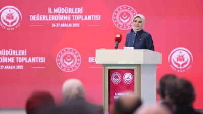 Aile ve Sosyal Hizmetler Bakanı Mahinur Özdemir Göktaş, il müdürlerine