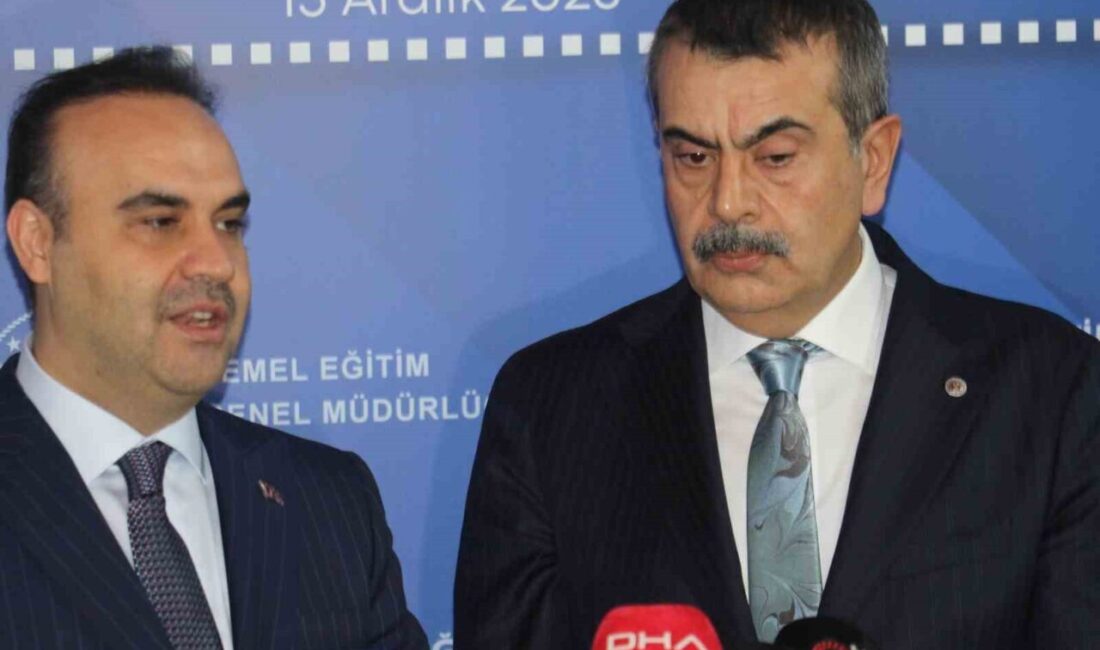 Milli Eğitim Bakanı Yusuf Tekin, gençlerin Türkiye’nin ürettiği değerlere sahip