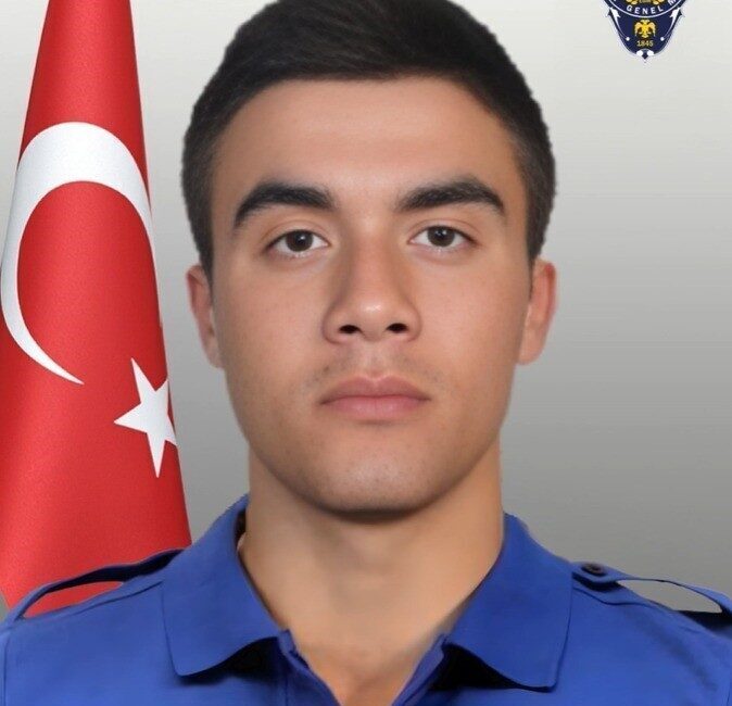 İstanbul İl Emniyet Müdürlüğü Özel Harekat Şube Müdürlüğü’nde görevli Emre